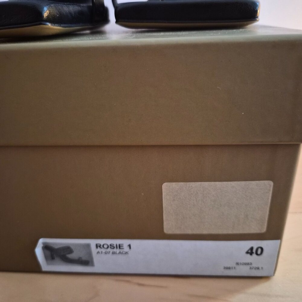 Never Worn Gia/ RHW Rosie 1 Black Sandals Size 40 - Picture 6 of 11